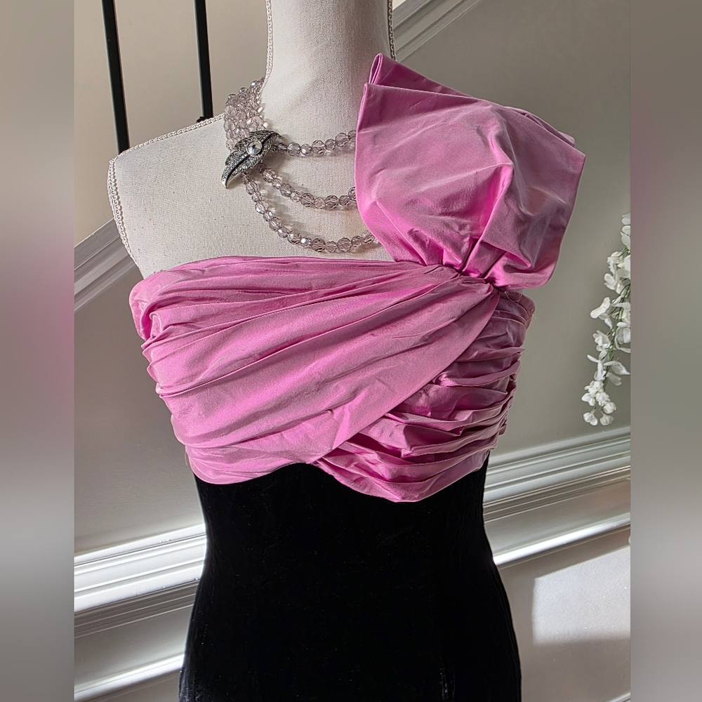 Victor Costa Pink & Black Evening/ Formal Gown Sz-4